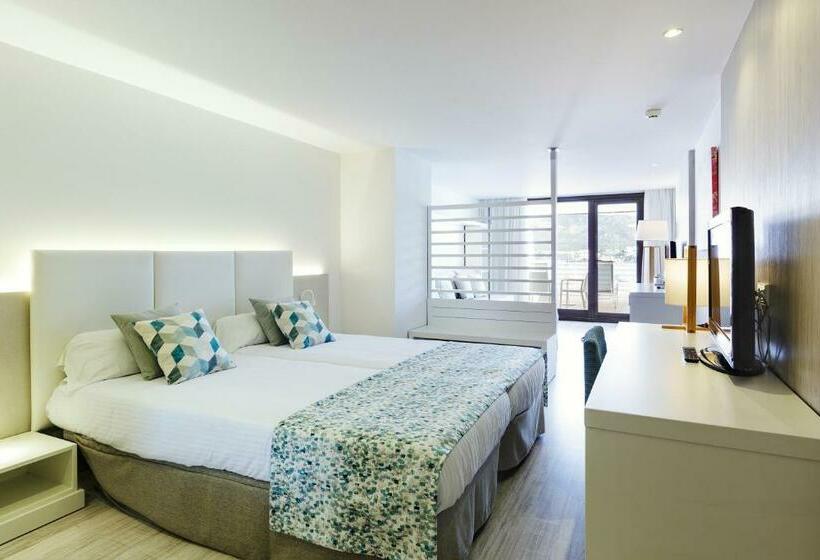 جناح جونيور, Leonardo Royal Hotel Mallorca