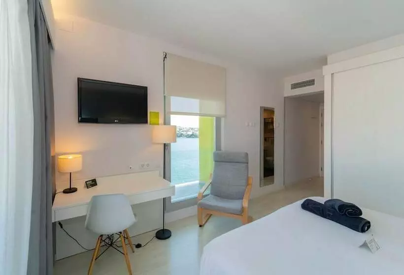 اتاق استاندارد با چشم‌انداز دریا, Artiem Carlos  Adults Only