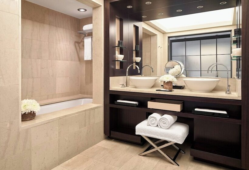 Номер Deluxe, Arts Barcelona