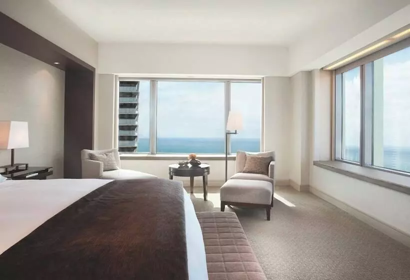 سوئیت کلاب, Arts Barcelona