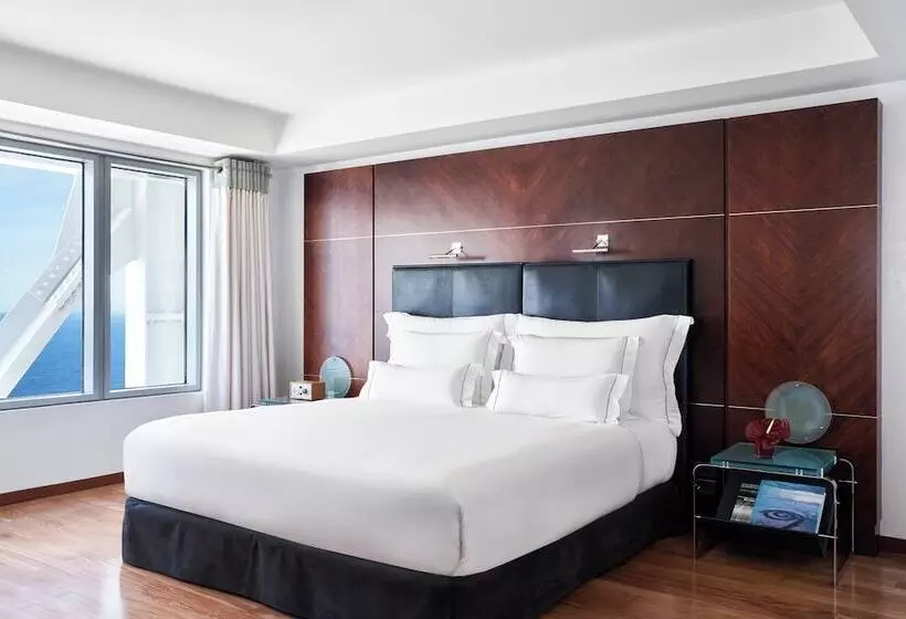 1 Bedroom Penthouse Apartment, Arts Barcelona