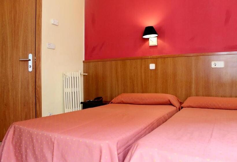 חדר סטנדרט לשלושה, Coronado