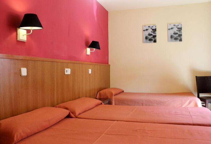 חדר סטנדרט לשלושה, Coronado