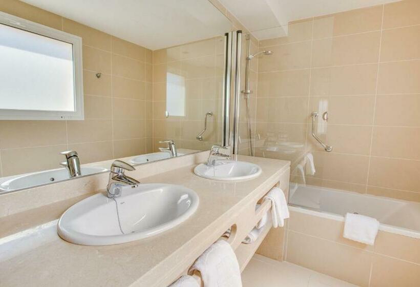 Triple Room Sea View, Eden Soller