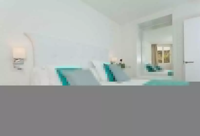سوییت جونیور, Fergus Style Cala Blanca Suites