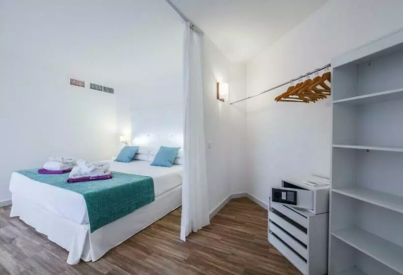 سوییت جونیور, Fergus Style Cala Blanca Suites