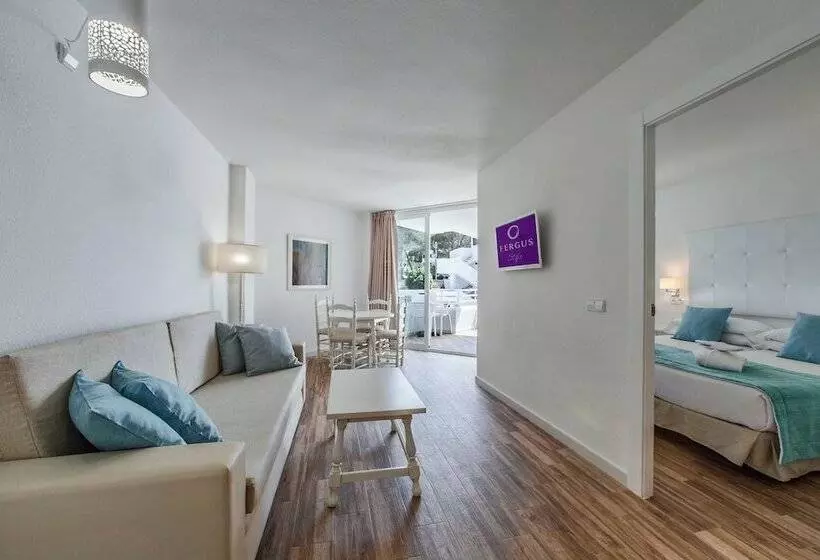 سوییت سوپریور, Fergus Style Cala Blanca Suites