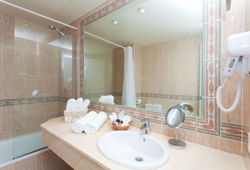 ジュニアスイート, Fergus Style Cala Blanca Suites