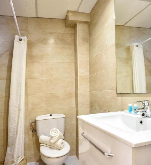 اتاق استاندارد سه نفره, Gabarda