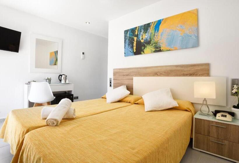 Superior Room with Terrace, Gabarda