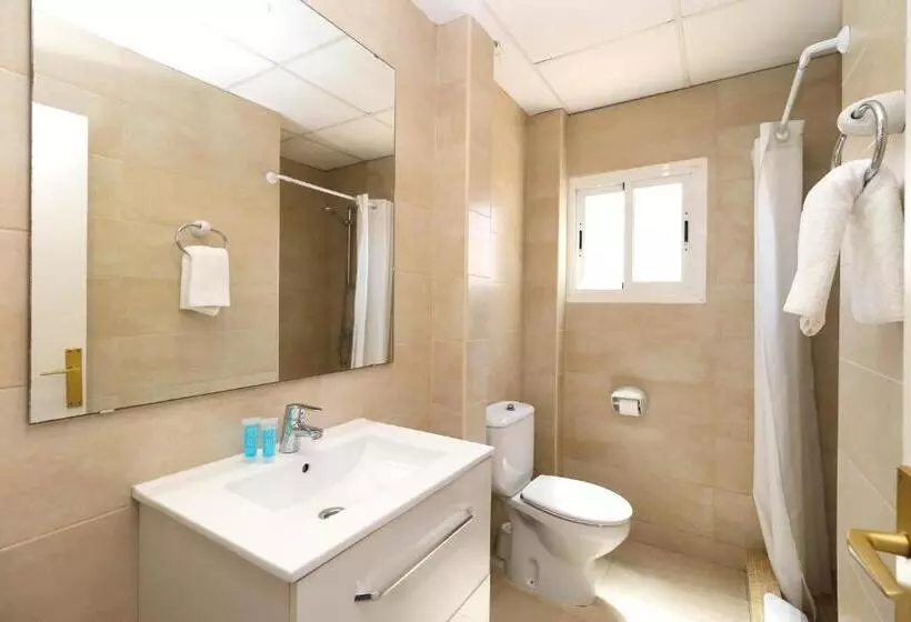 Chambre Standard avec Balcon, Gabarda