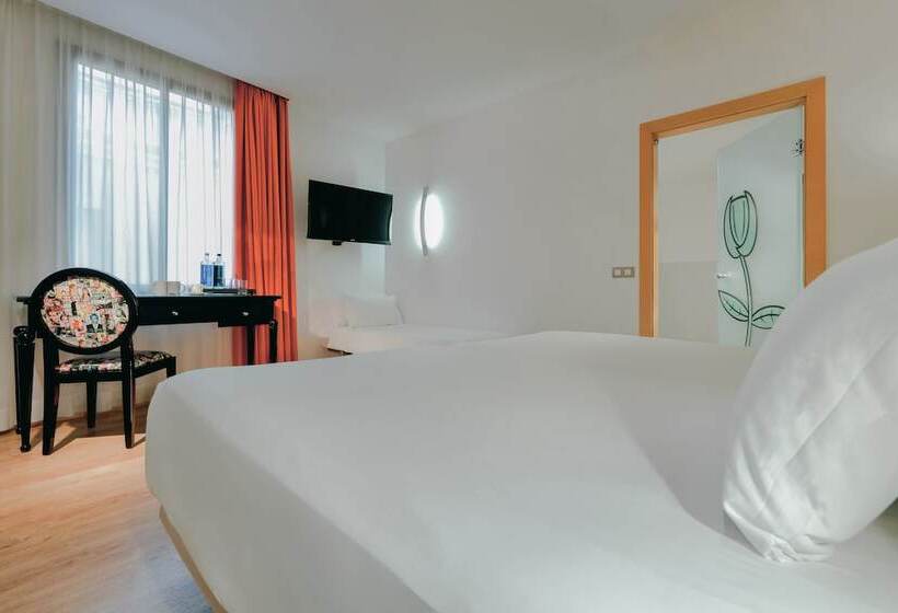 Номер Стандарт Трехместный, Hesperia Barcelona Barri Gòtic