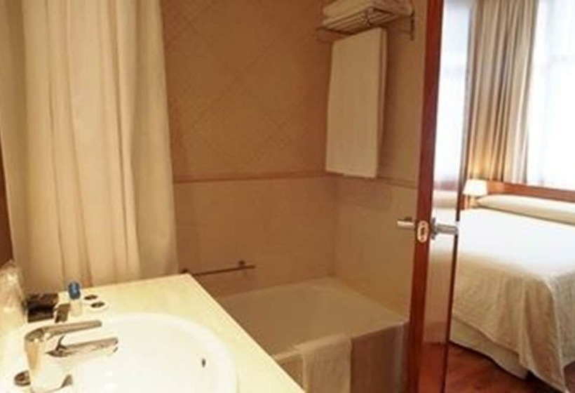 Номер Стандарт Трехместный, ITC Barcelona By Soho Boutique