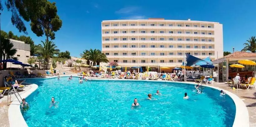اتاق استاندارد با چشم‌انداز استخر, Invisa Ereso All Inclusive