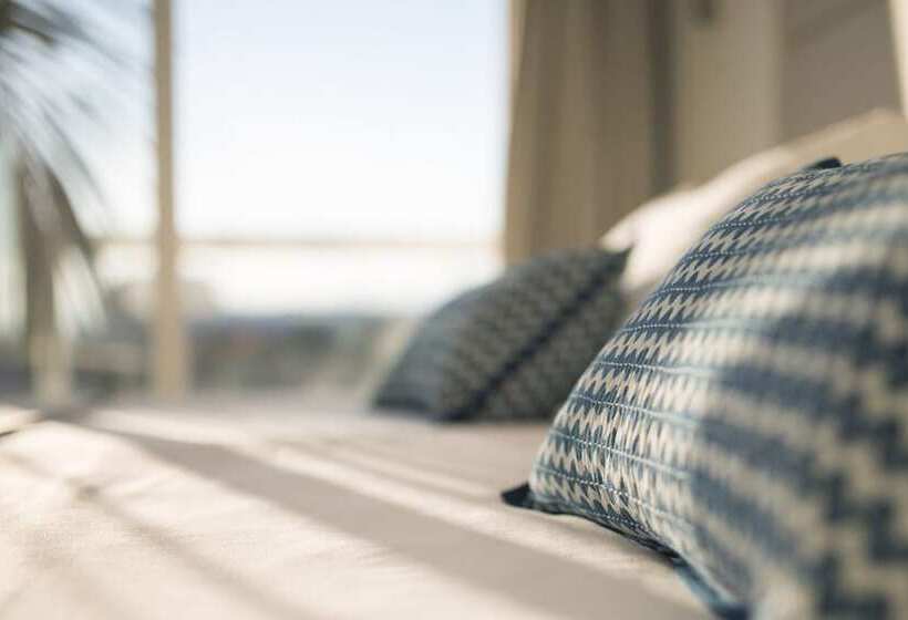 اتاق استاندارد با چشمانداز استخر, Las Gaviotas Suites Hotel & Spa