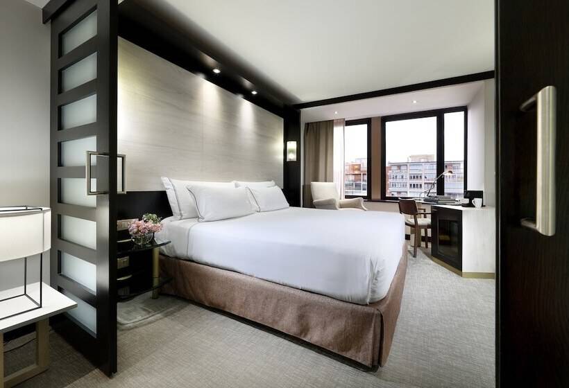 Люкс, Melia Barcelona Sarriá