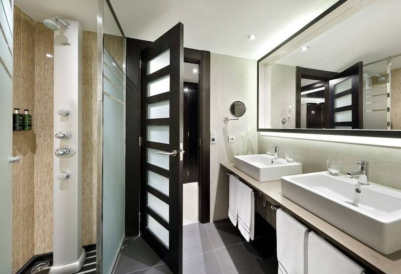 Семейный Номер, Melia Barcelona Sarriá