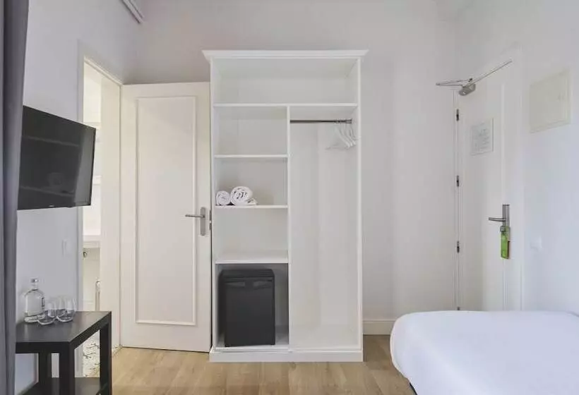 Standard Kolmen Hengen Huone, Mesón Castilla Atiram Hotels
