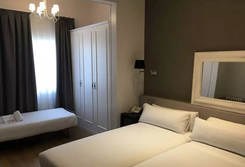 Standard Kolmen Hengen Huone, Mesón Castilla Atiram Hotels