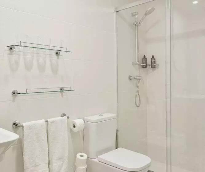 Standard Neljän Hengen Huone, Mesón Castilla Atiram Hotels