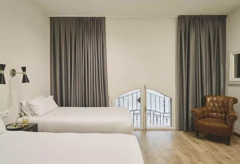 Standard Neljän Hengen Huone, Mesón Castilla Atiram Hotels