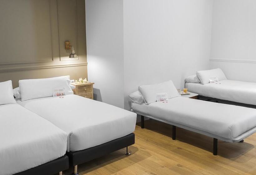 Четырехместный Номер Стандарт, Mesón Castilla Atiram Hotels