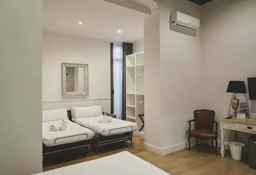 Standard Neljän Hengen Huone, Mesón Castilla Atiram Hotels