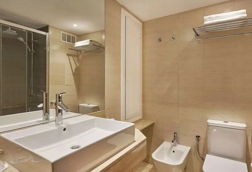 سوئیت جونیور با تراس, NH Sants Barcelona