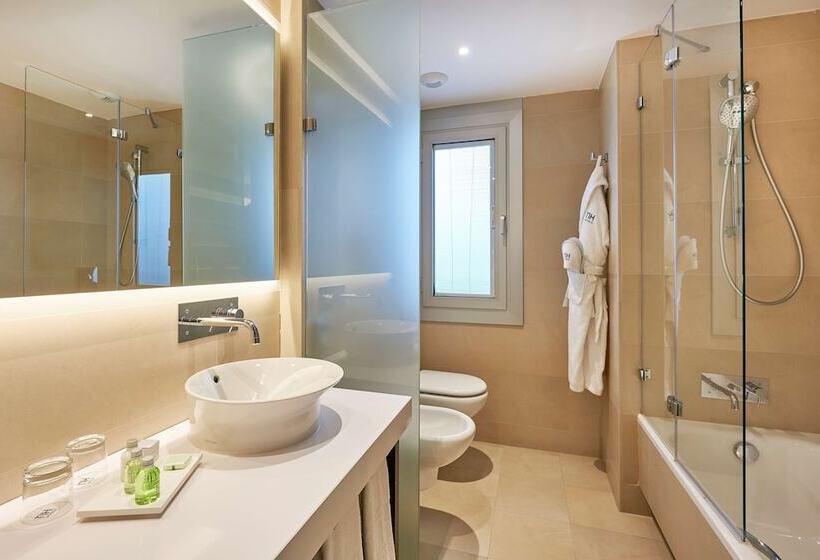 سوئیت جونیور با تراس, NH Sants Barcelona