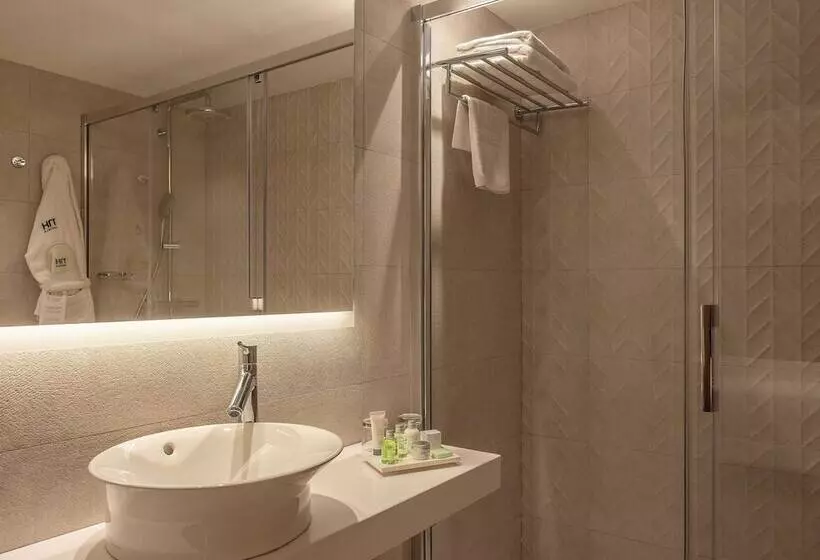 اتاق خانوادگی, NH Sants Barcelona