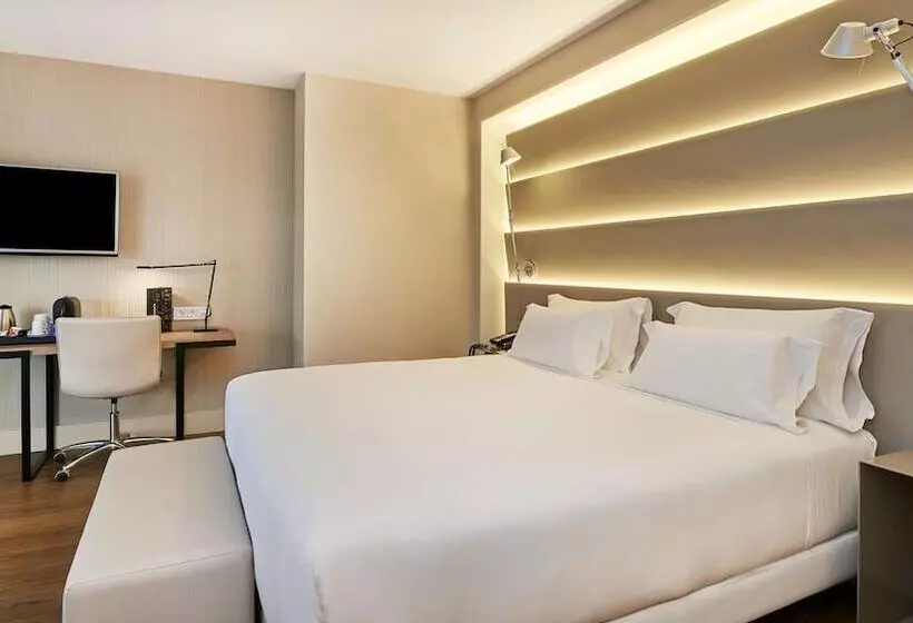 سوئیت جونیور با تراس, NH Sants Barcelona