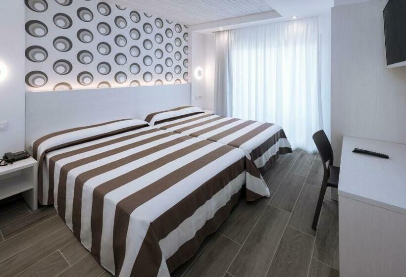 스탠다드 트리플 룸, Oasis Park Splash