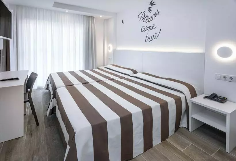 3-Bett-Standardzimmer, Oasis Park Splash