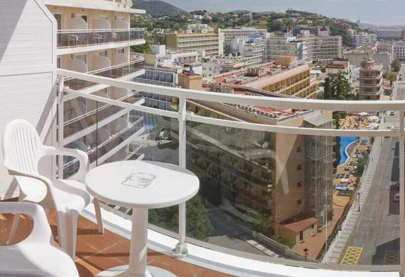 스탠다드 트리플 룸, Oasis Park Splash