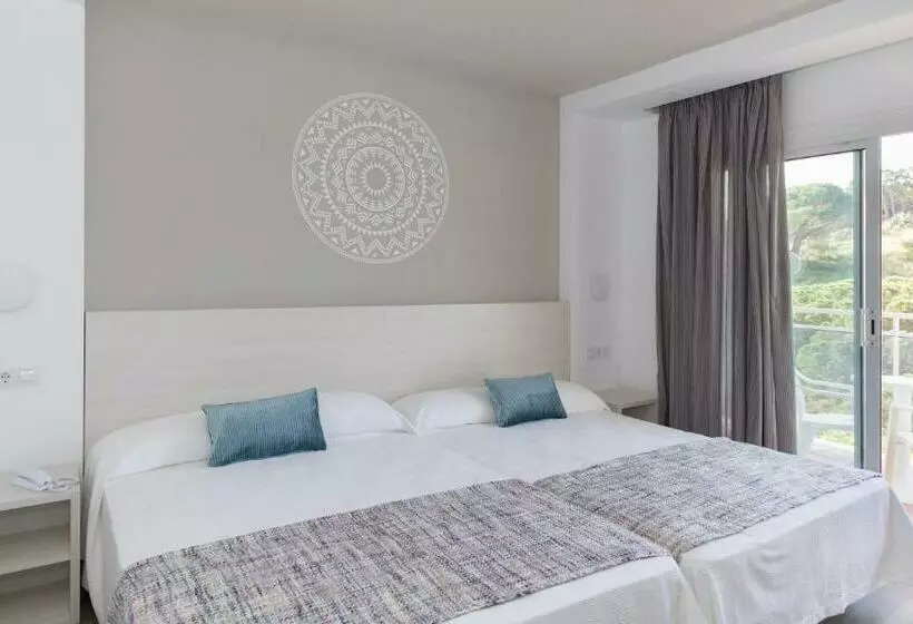 4 Bett Standardzimmer, Oasis Park Splash