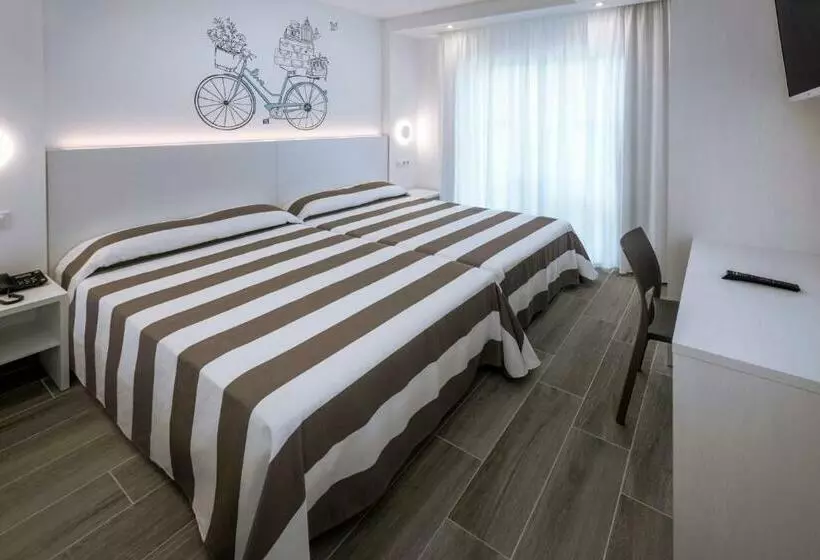 4 Bett Standardzimmer, Oasis Park Splash