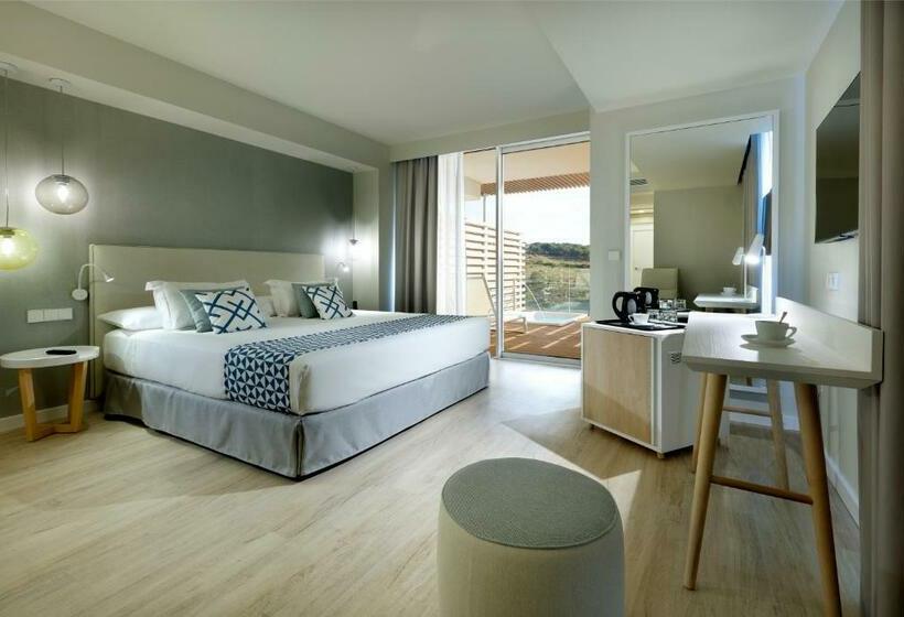 חדק דלוקס עם ג'קוזי, Palladium Hotel Menorca