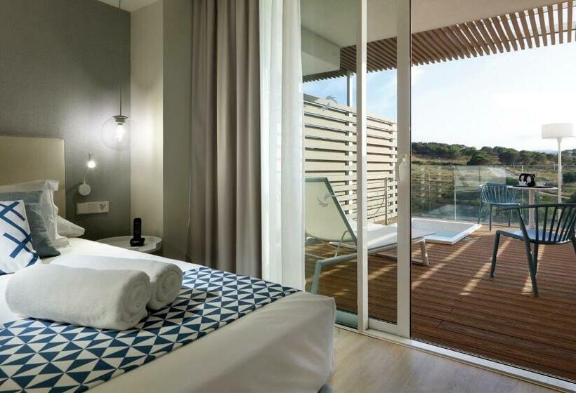 חדק דלוקס עם ג'קוזי, Palladium Hotel Menorca