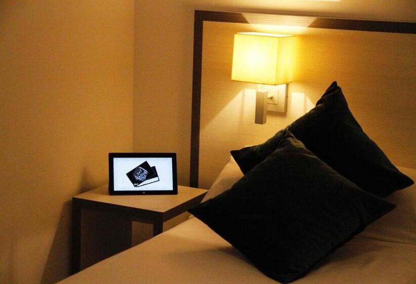 스탠다드 트리플 룸, Parrots Sitges