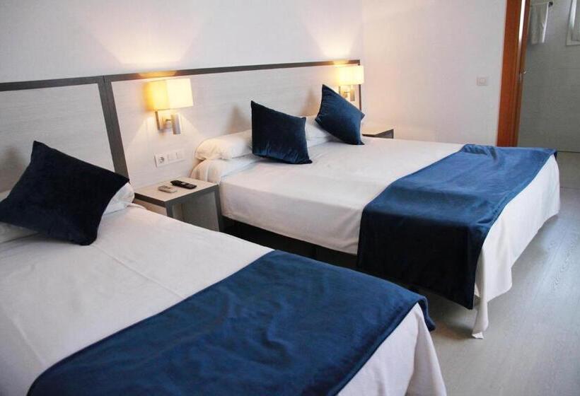 스탠다드 트리플 룸, Parrots Sitges