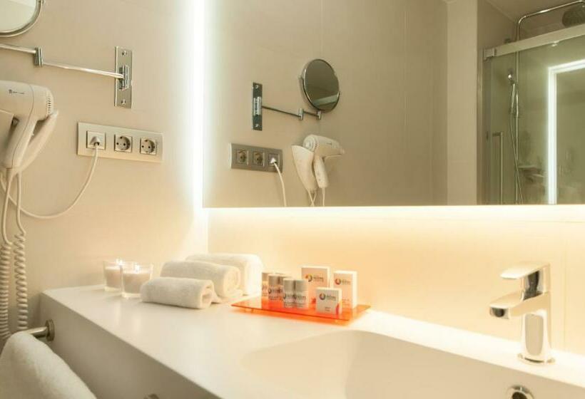 اتاق استاندارد, Chic&basic Reding