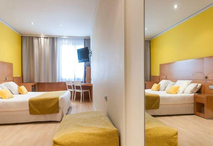 اتاق استاندارد سه نفره, Chic&basic Reding