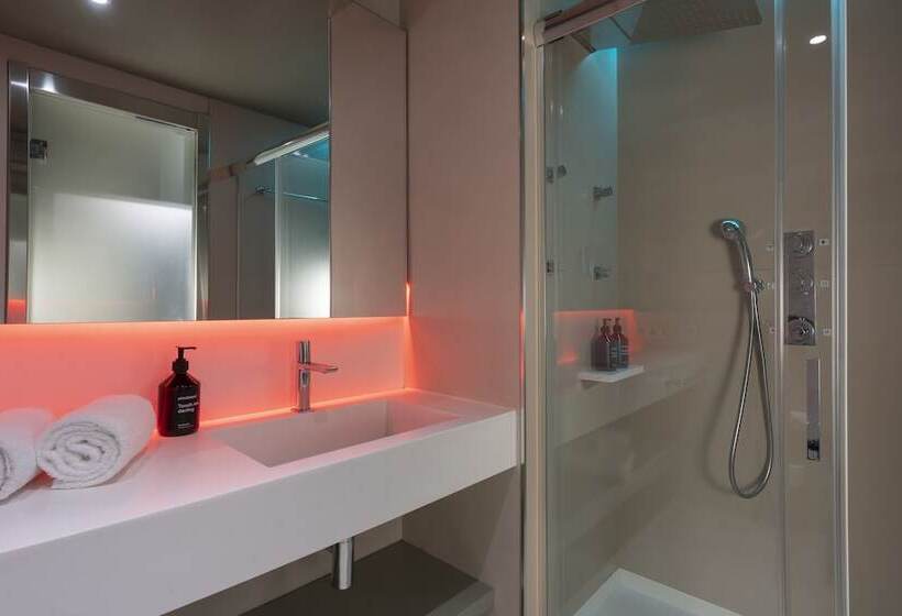 اتاق استاندارد, Chic&basic Reding