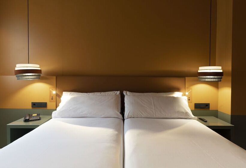 اتاق استاندارد, Chic&basic Reding