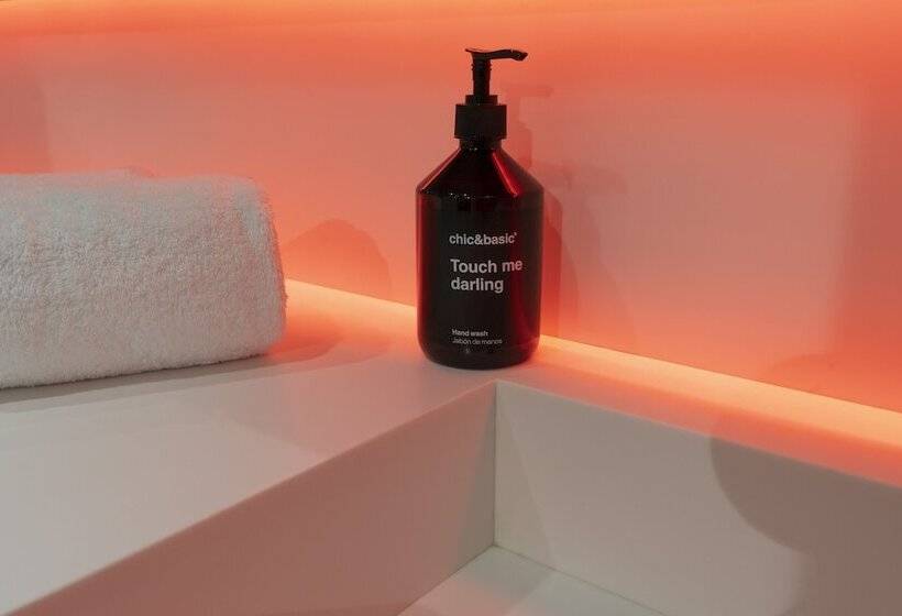 اتاق لوکس, Chic&basic Reding