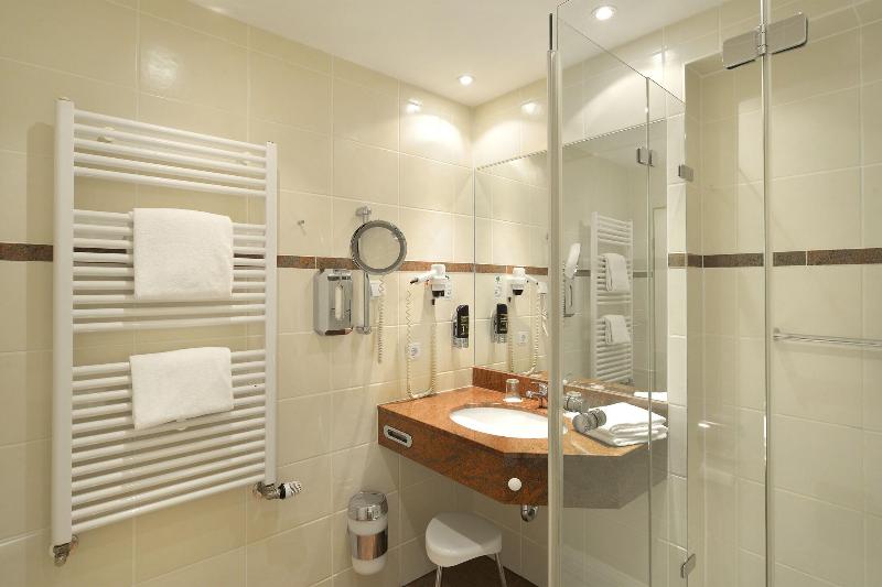 스탠다드 트리플 룸, Reymar