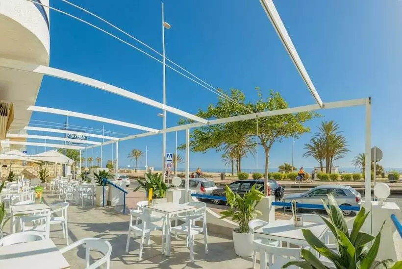 اتاق اساندارد با چشم‌انداز جانبی به دریا, Rh Riviera - Adults Only