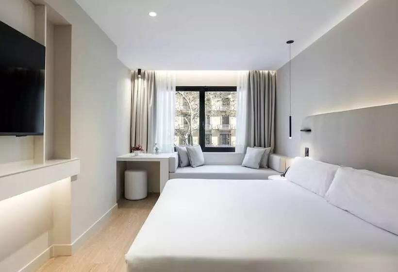 اتاق استاندارد با چشم‌انداز, Royal Ramblas