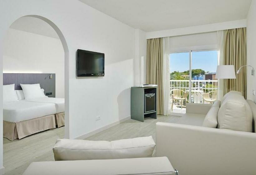 اتاق خانوادگی, Sol Guadalupe