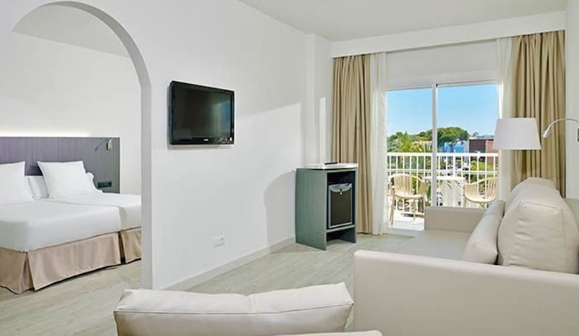 اتاق خانوادگی, Sol Guadalupe